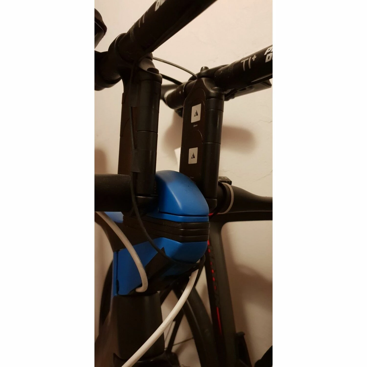 Vélo De Contre La Montre Focus - 58 4 Vélo De Contre La Montre Focus - 58 – Image 4