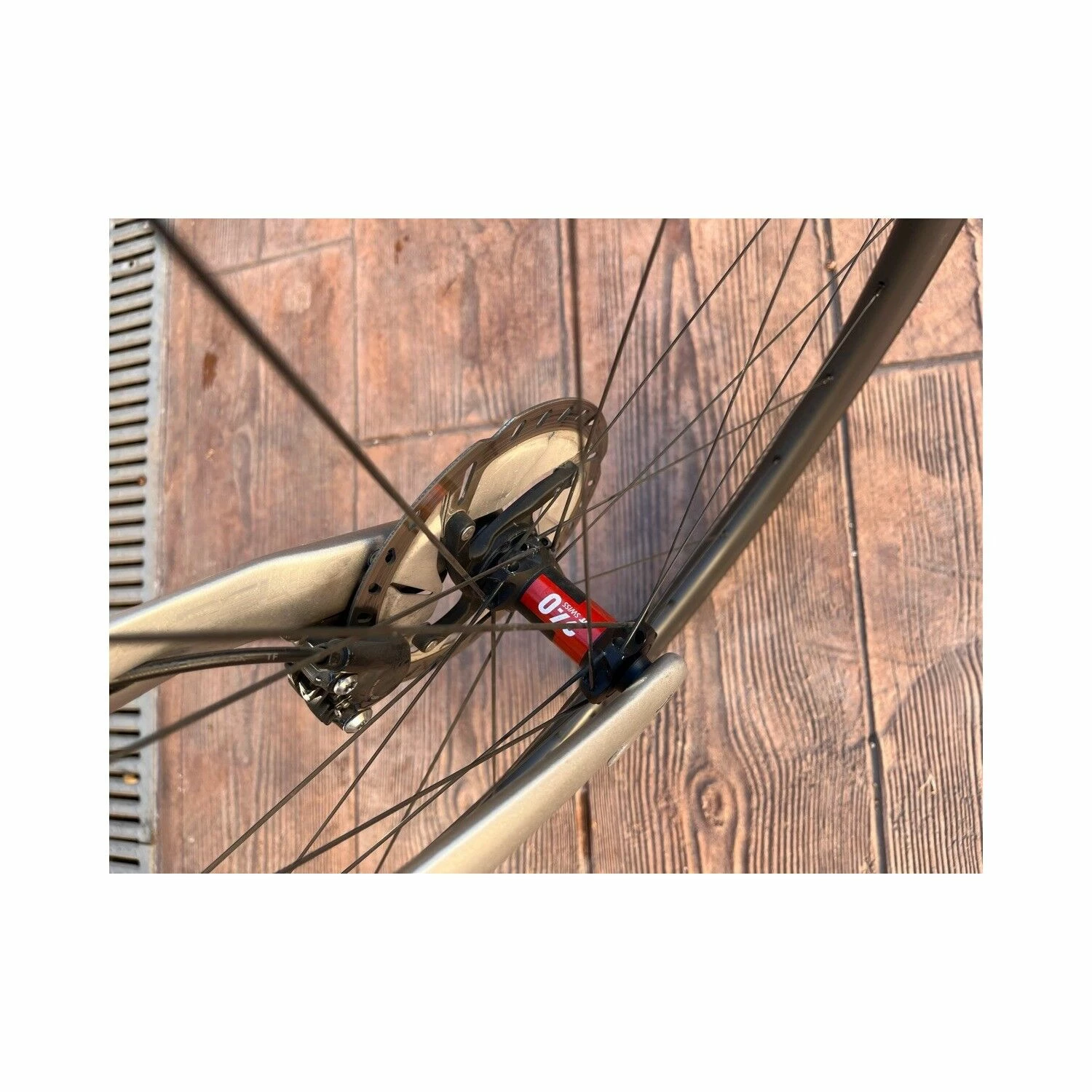 Vélo De Course Pinarello - 55 - 700c 5 Vélo De Course Pinarello - 55 - 700c – Image 5